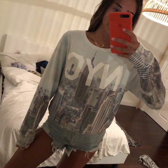 NYC Wildfox sweatshirt - Picture 3 of 4